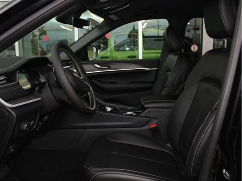 New 2025 Jeep Grand Cherokee Limited w/ Trailer Tow Package image 11