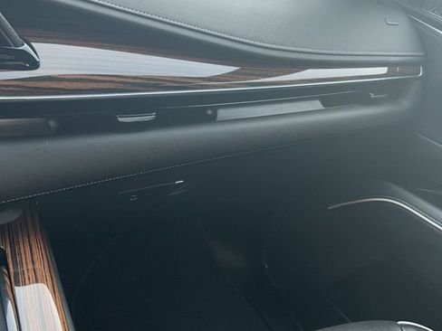 Used 2022 Cadillac Escalade Premium Luxury w/ Performance Package image 21