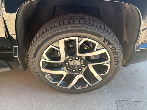 New 2025 Chevrolet Silverado EV RST AWD/4WD image 12