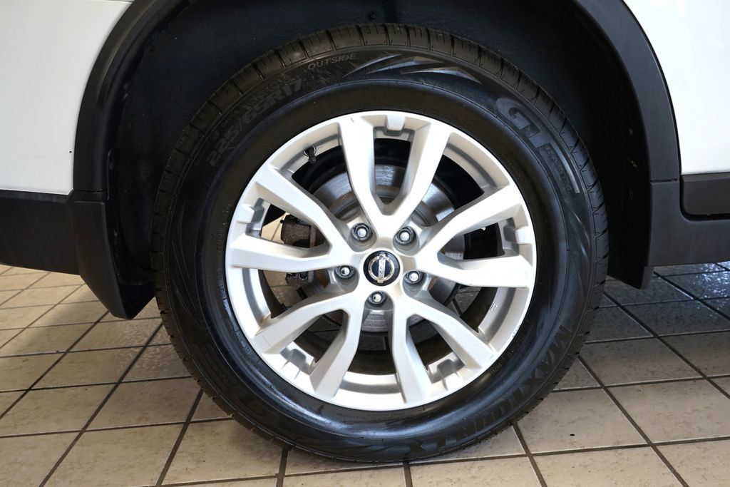Used 2017 Nissan Rogue SV AWD/4WD image 53