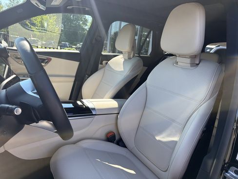 Certified 2025 Mercedes-Benz GLC 300 4MATIC image 10