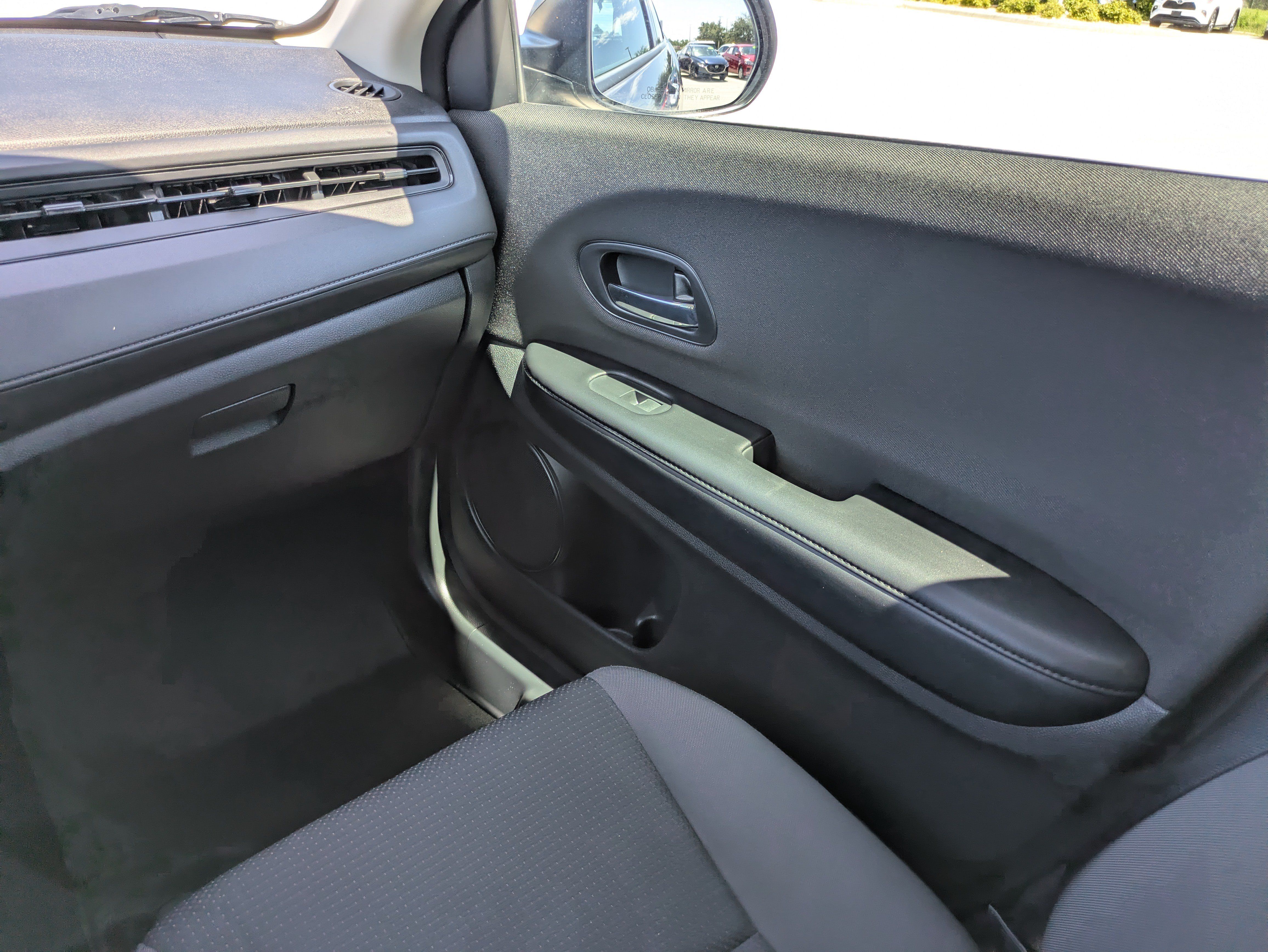 Used 2022 Honda HR-V LX image 17