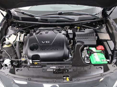 Used 2020 Nissan Maxima Platinum image 11