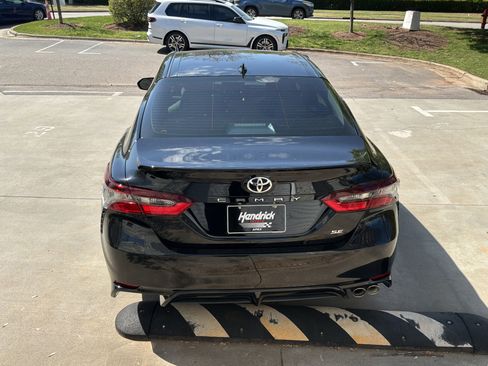 Used 2024 Toyota Camry SE image 13
