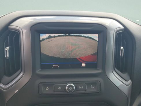 Used 2022 Chevrolet Silverado 1500 Custom image 17