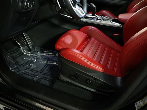 Used 2023 Alfa Romeo Stelvio Veloce AWD/4WD image 26