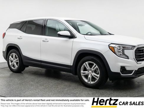 Used 2024 GMC Terrain SLE image 1