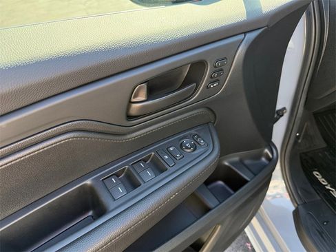 Certified 2024 Honda Odyssey Sport image 21