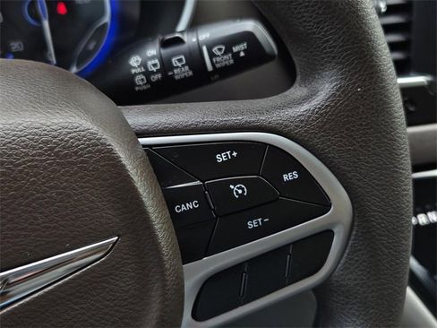 Used 2018 Chrysler Pacifica Touring Plus w/ Tire & Wheel Group image 30