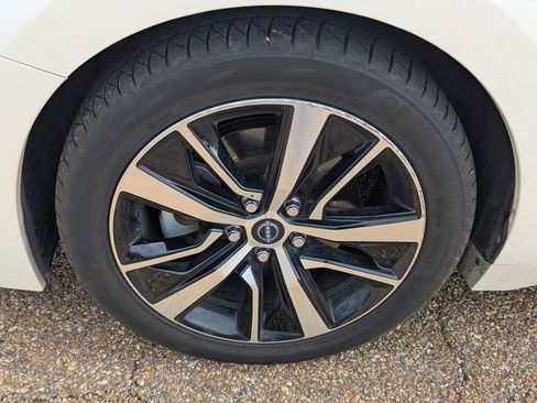 Used 2023 Nissan Maxima SV w/ Floor Mat Group image 28