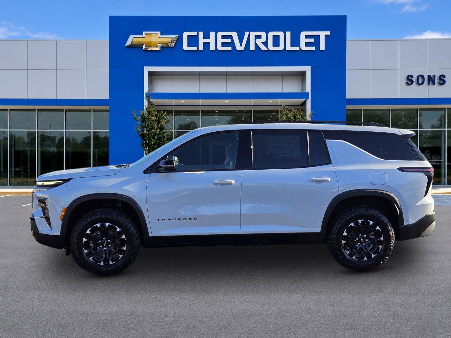 New 2027 Chevrolet Traverse Z71 w/ Enhanced Driving Package AWD/4WD image 8