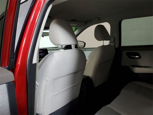 Used 2022 Nissan Rogue SV image 13