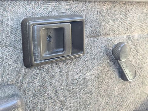 Used 2000 Toyota Tacoma 2WD Regular Cab image 14