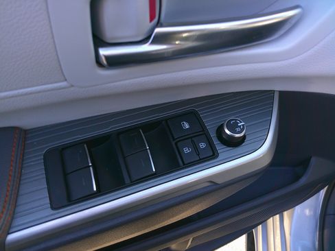 Used 2021 Toyota Sienna XSE image 18