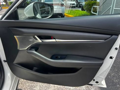 Used 2019 MAZDA MAZDA3 Hatchback w/ Premium Package FWD image 24
