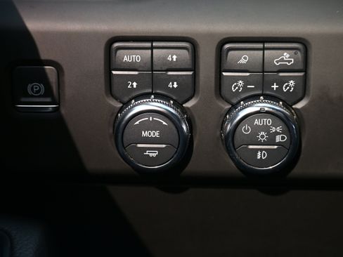 Used 2024 GMC Sierra 3500 Denali w/ Denali Reserve Package image 28