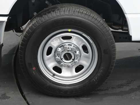 New 2026 Ford F350 XL w/ XL Chrome Package AWD/4WD image 33