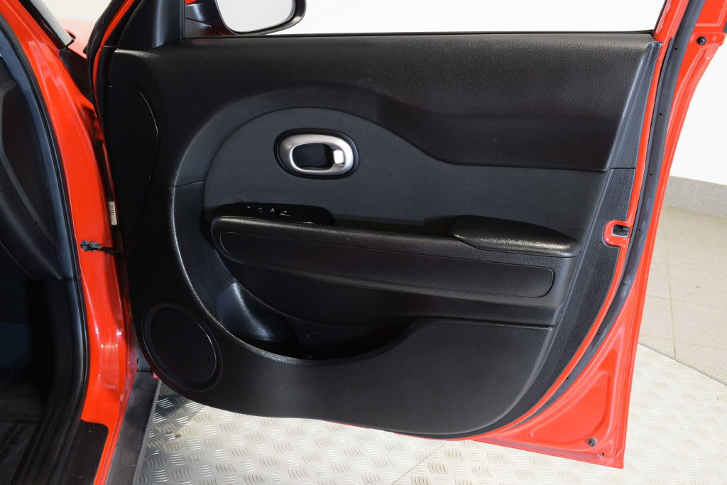 Used 2019 Kia Soul FWD image 33
