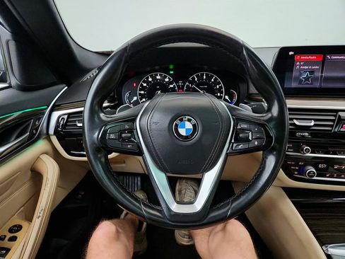 Used 2019 BMW 530i w/ Convenience Package image 18
