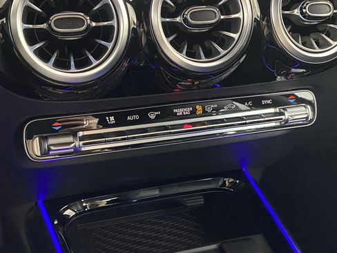 Certified 2025 Mercedes-Benz GLA 250 4MATIC image 25