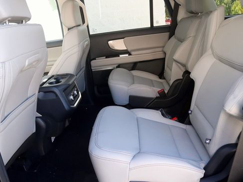 New 2025 Ford Expedition Active image 13