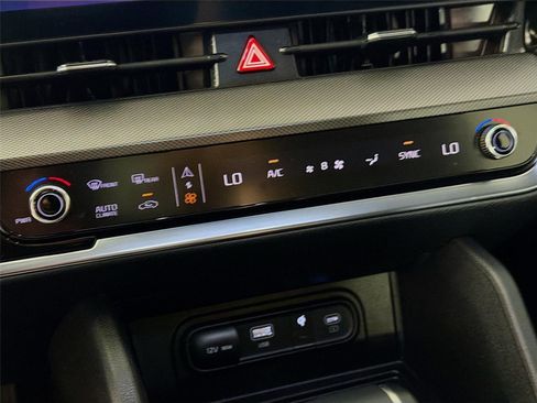 Certified 2025 Kia Sportage SX FWD image 18