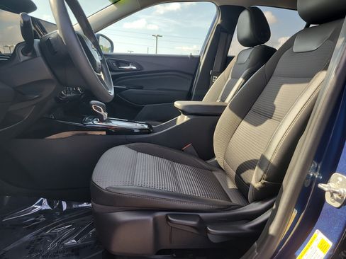 Used 2024 Chevrolet Trax LT FWD image 17