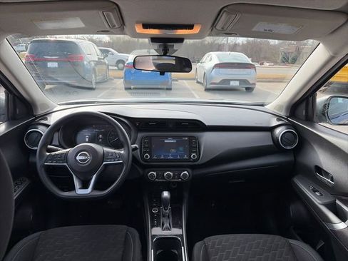 Used 2023 Nissan Kicks SV image 11