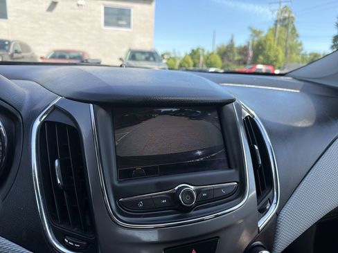 Used 2019 Chevrolet Cruze LS FWD image 30