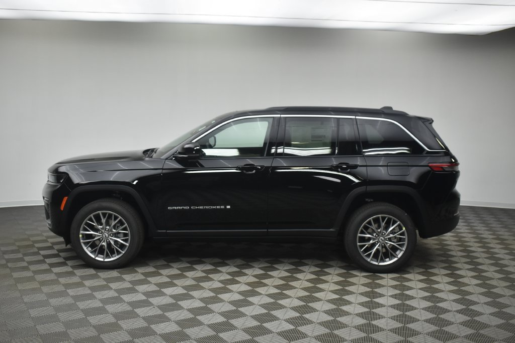 New 2027 Jeep Grand Cherokee Limited AWD/4WD image 17