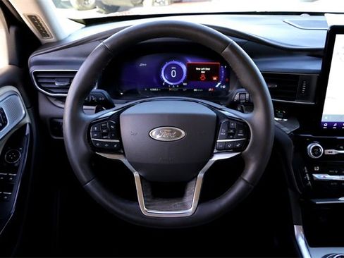 Used 2021 Ford Explorer Platinum w/ Premium Technology Package image 29