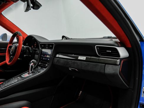 Used 2019 Porsche 911 GT2 RS RWD image 59