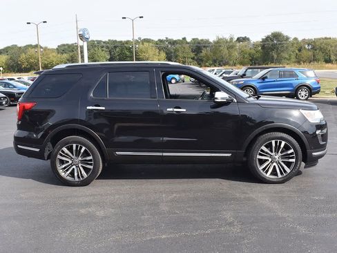 Used 2019 Ford Explorer Platinum image 18