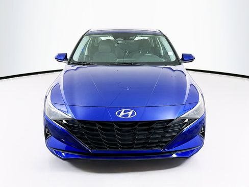 Used 2021 Hyundai Elantra SEL image 2