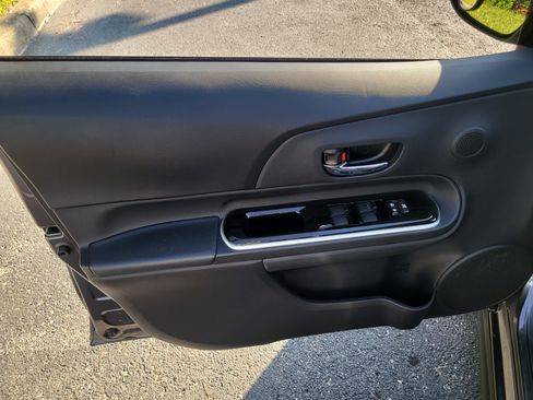 Used 2018 Toyota Prius C Two FWD image 16