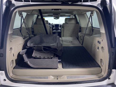 Used 2019 Chevrolet Suburban LT w/ LT Signature Package AWD/4WD image 16