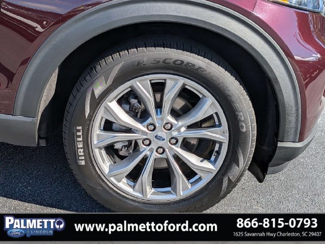 Used 2023 Ford Explorer XLT w/ Equipment Group 202A RWD image 12