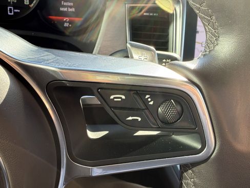 Used 2018 Porsche Macan Turbo image 16