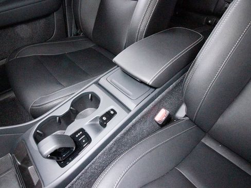 Certified 2025 Volvo XC40 B5 Core w/ Protection Package Premier image 10