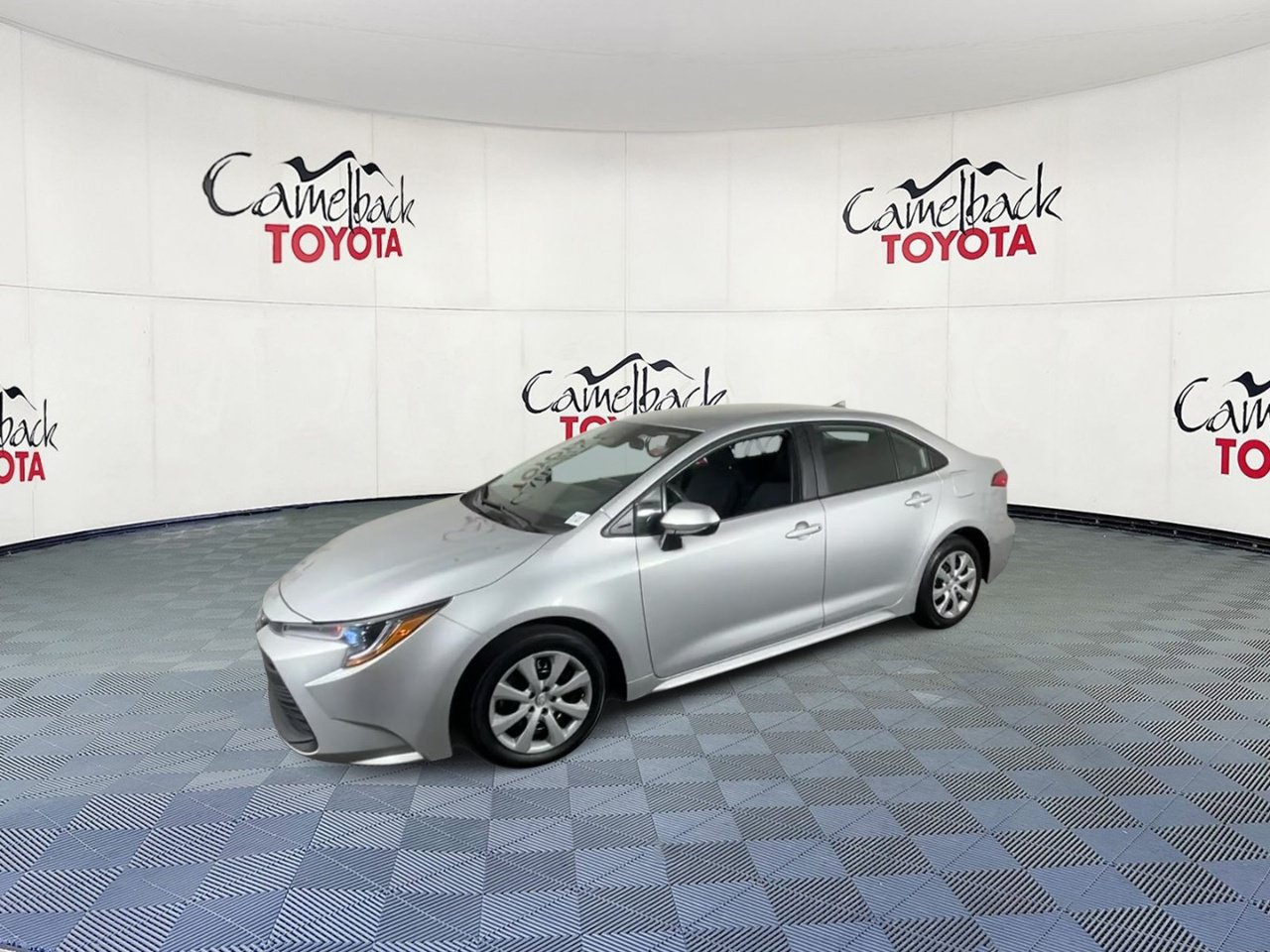 Used 2025 Toyota Corolla LE FWD image 7