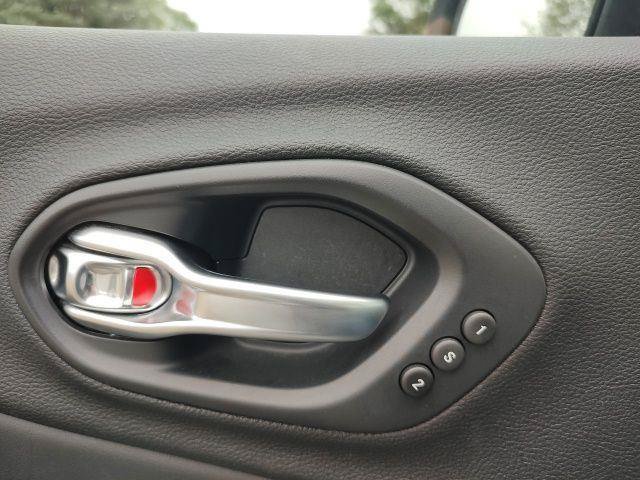 Used 2020 Jeep Cherokee Limited AWD/4WD image 20