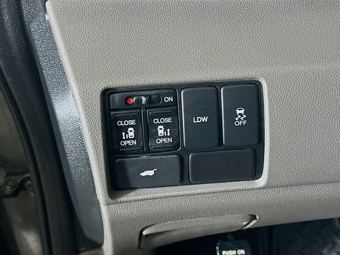 Used 2016 Honda Odyssey EX-L image 16
