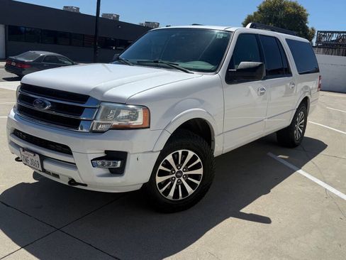 Used 2015 Ford Expedition EL XLT w/ Equipment Group 202A AWD/4WD image 2