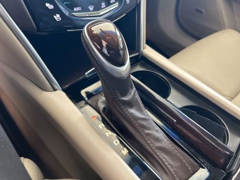 Used 2017 Cadillac XTS Luxury image 8