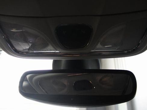 Used 2020 Jeep Cherokee Limited image 37