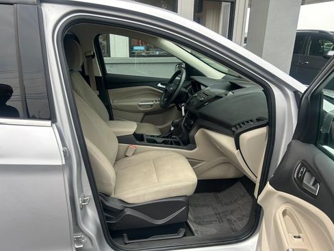 Used 2017 Ford Escape SE AWD/4WD image 22