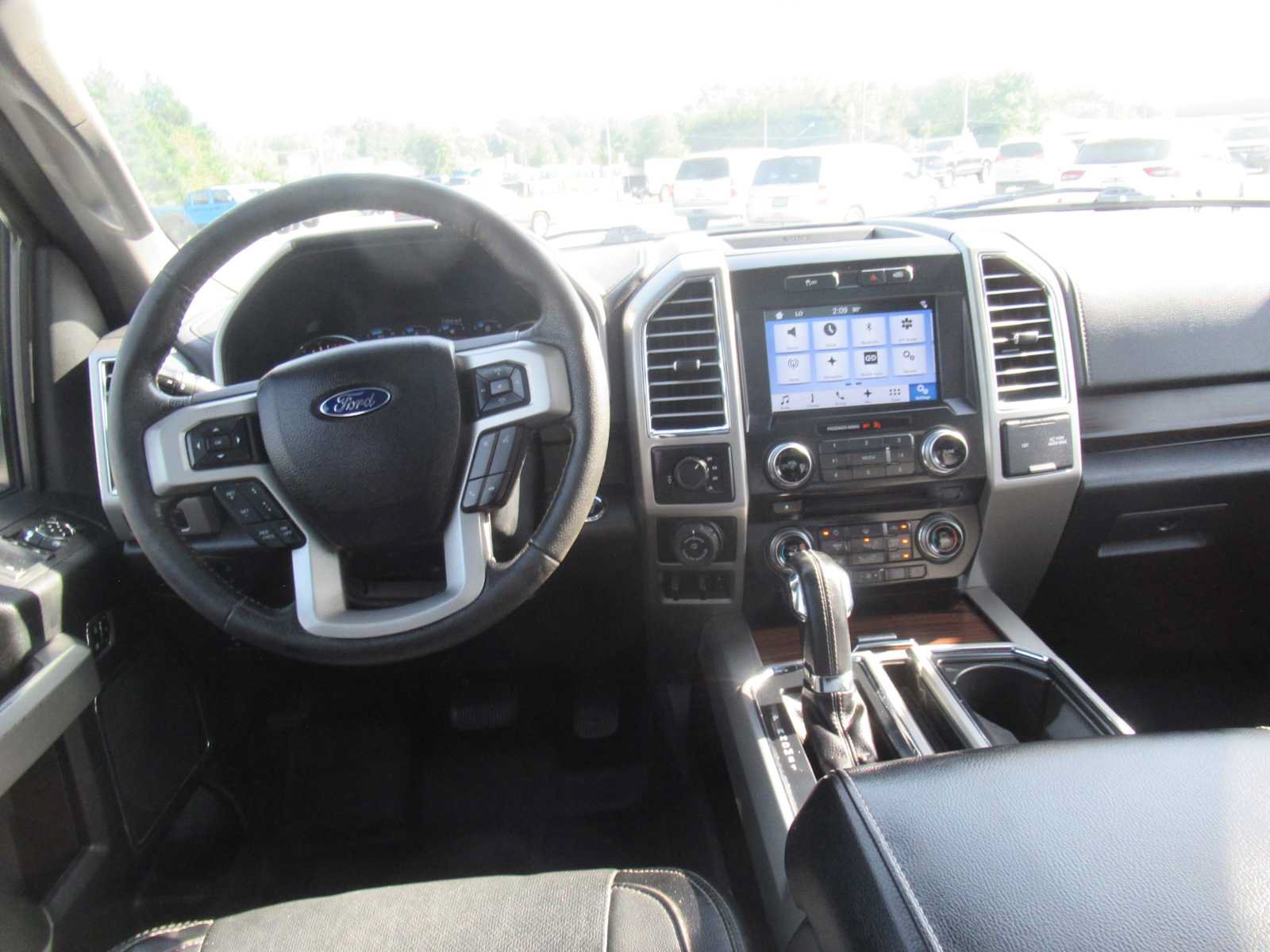 Used 2016 Ford F150 Lariat w/ Equipment Group 502A Luxury AWD/4WD image 18