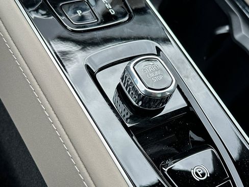 New 2026 Volvo XC90 B6 Plus w/ Protection Package Premier image 23