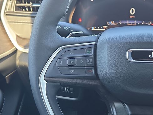 New 2026 Jeep Grand Cherokee Limited image 19