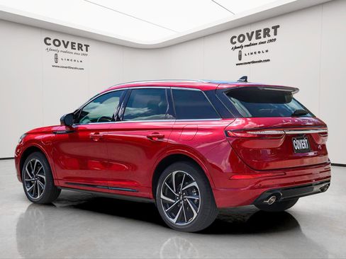 New 2024 Lincoln Corsair Grand Touring image 3